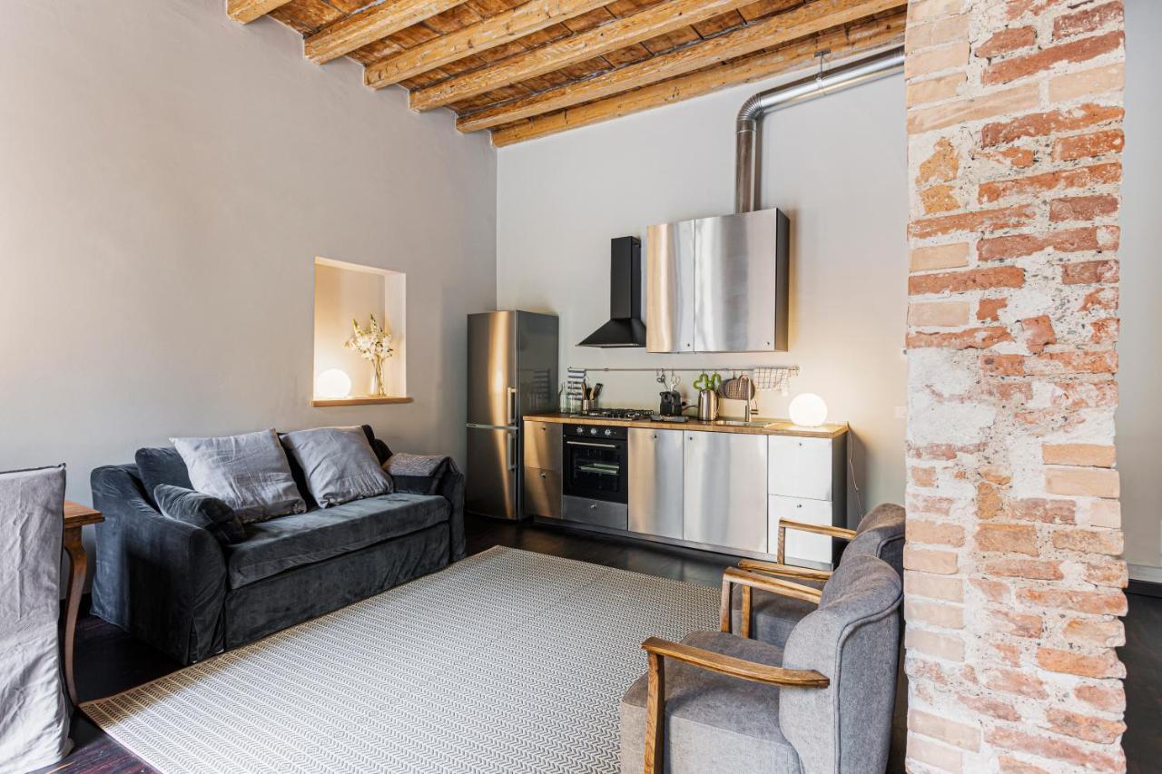Stylish Milanese Studio - Via Cirillo Εξωτερικό φωτογραφία